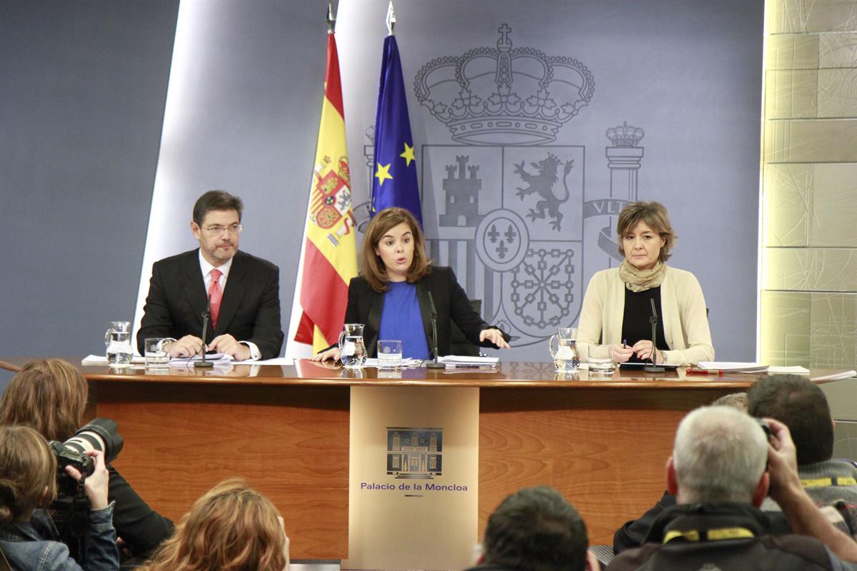 6/02/2015. Consejo de Ministros: Sáenz de Santamaría, Tejerina y Catalá. La vicepresidenta del Gobierno, ministra de la Presidencia y portav...